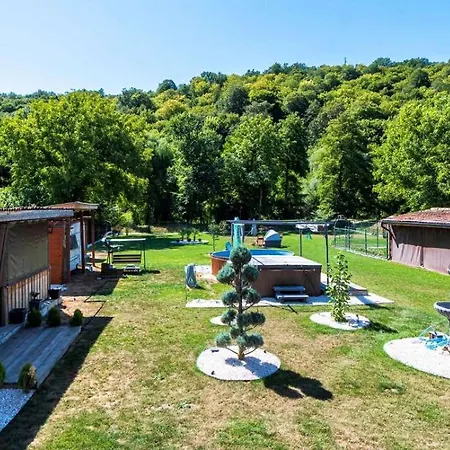 Casa vacanze зеленият двор Mladezhko
