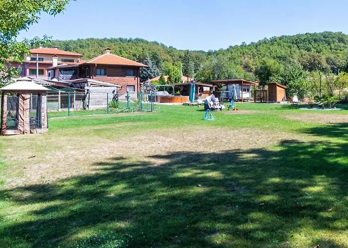 Ваканционна къща зеленият двор